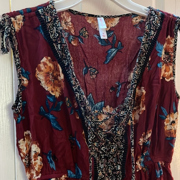 Romper - Picture 2 of 4